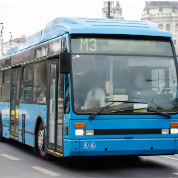 Días festivos y su impacto en el transporte público español