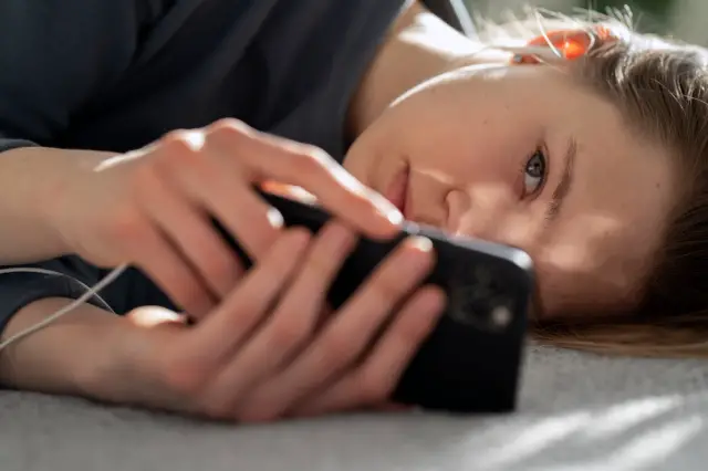 Smartphones económicos: Guía de compra y mejores modelos por menos de 100 dólares